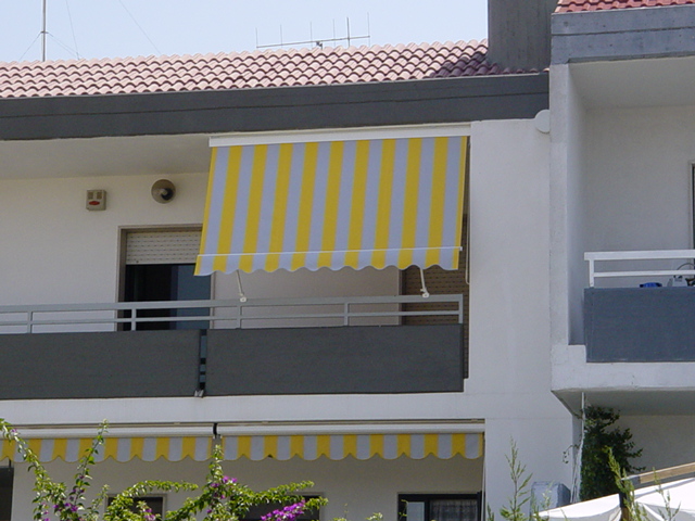 Tenda da Balcone - Tende da sole - Progettazione e realizzazione di  tendaggi e strutture per interni ed esterni - Bari\Puglia - Dimensione Casa  Bari